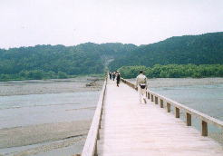 蓬莱橋・・・そこには俗世間とは離れた異空間が存在していました−島田宿