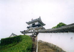 掛川宿の掛川城。東海道では、小田原に次いで天守閣のあるお城です！
