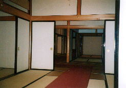二川宿本陣資料館〜江戸時代末期の本陣を資料館として再現をしています。