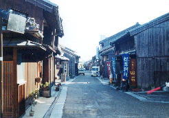 いつまでもこの街道の中にいたい・・・そう思えてしまうのがこの関宿の街並み