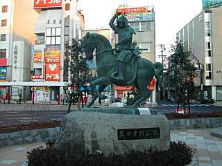 上田駅前の真田幸村像
