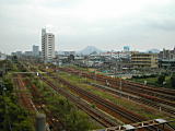 鉄道高架から東を望みます。近江富士も見えます