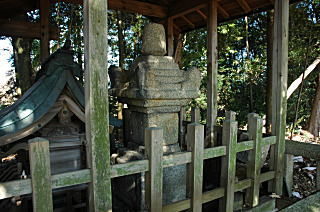 根津神社の宝キョウ院塔