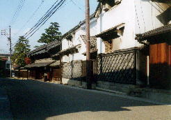 服部家〜間の宿・有松にはこのような建物が数多く見られます
