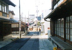 亀山宿〜かつての城下町は、ところどころにその遺構をのぞかせています