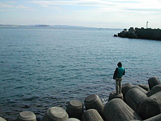 江ノ島を目の前に釣り・・いいなぁ