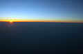飛行機内から夕陽を撮影